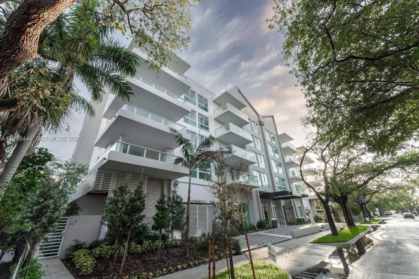 Foto de propiedad en 1850 Monroe Street 403, Hollywood, FL 33020 Hollywood con MLS#
