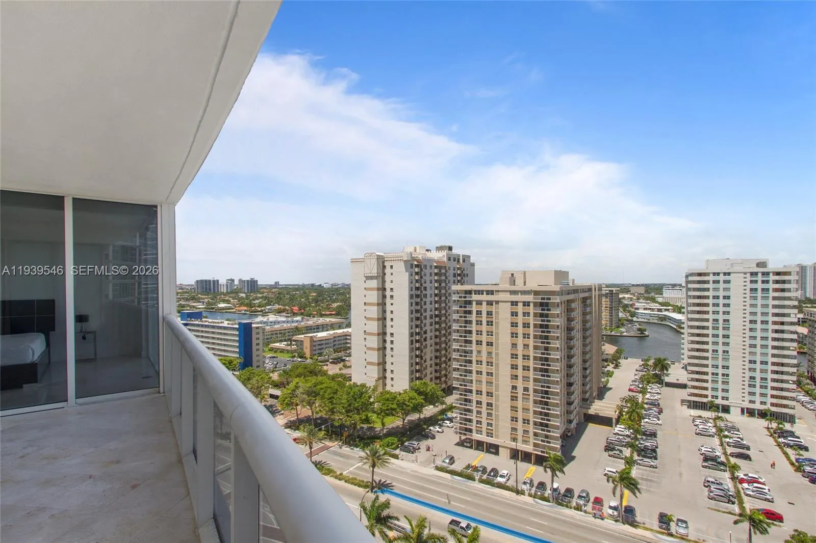 Foto de propiedad en 1850 S Ocean Drive 1608, Hallandale Beach, FL 33009 Hallandale Beach con MLS# 