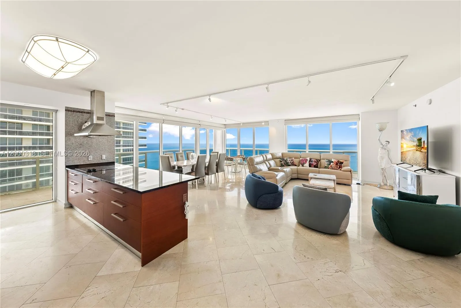Foto de propiedad en 1850 S Ocean Drive 3301, Hallandale Beach, FL 33009 Hallandale Beach con MLS#