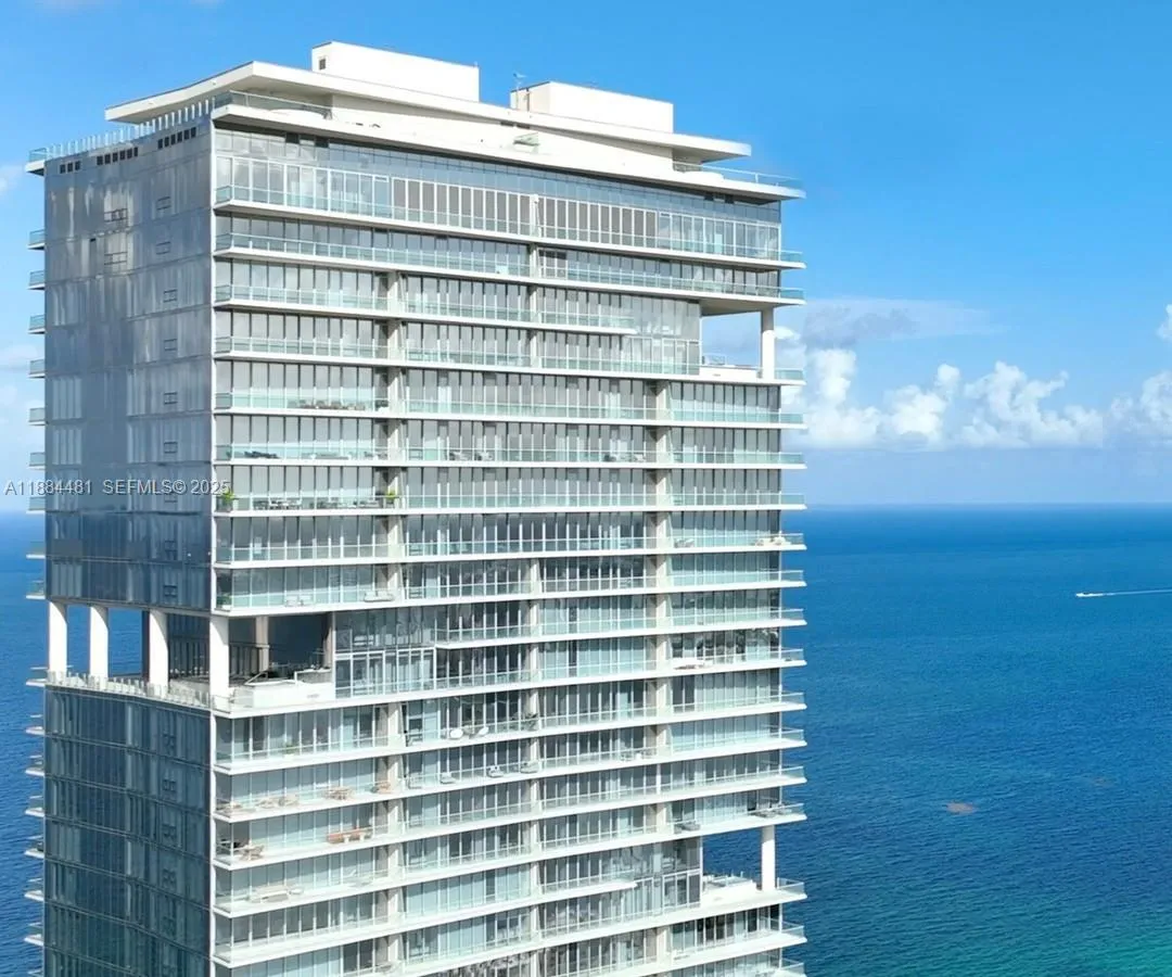 Alquilada 18501 Collins Avenue 5001, Sunny Isles Beach, FL 33160, Sunny Isles Beach, FL 33160