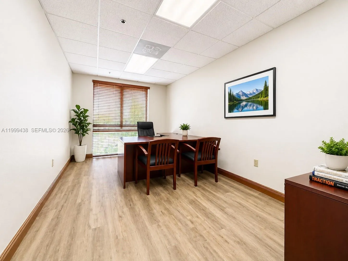 Foto de propiedad en 18501 Pines Boulevard 349, Pembroke Pines, FL 33029 Pembroke Pines con MLS# 