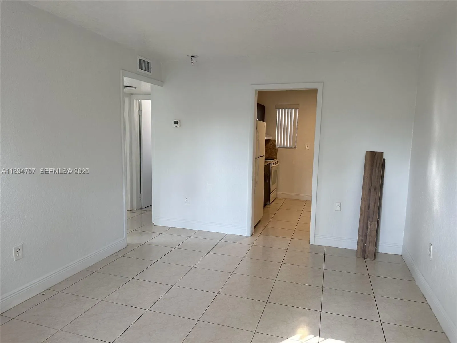 Foto de propiedad en 1851 Ali Baba Avenue 4, Opa-Locka, FL 33054 Opa-Locka con MLS# 