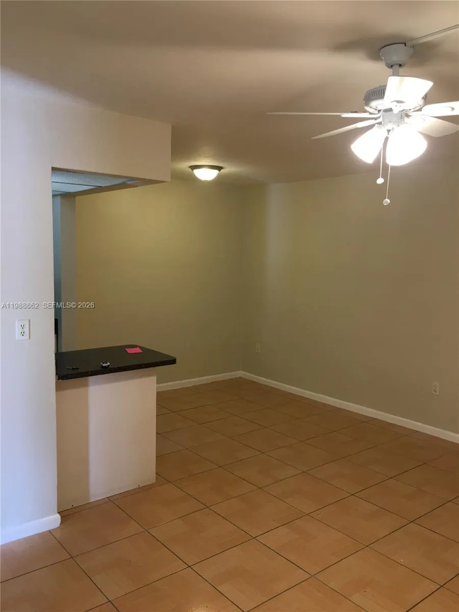 Foto de propiedad en 1851 NE 168th Street A10, North Miami Beach, FL 33162 North Miami Beach con MLS# 