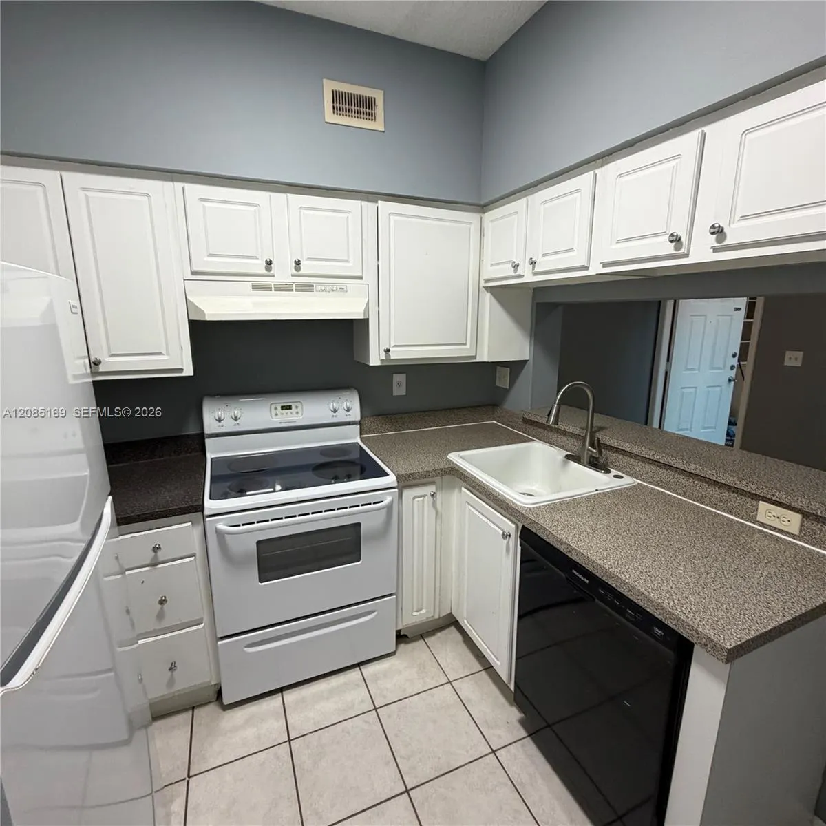 En Renta 1851 NW 96th Terrace 6A, Pembroke Pines, FL 33024, Pembroke Pines, FL 33024