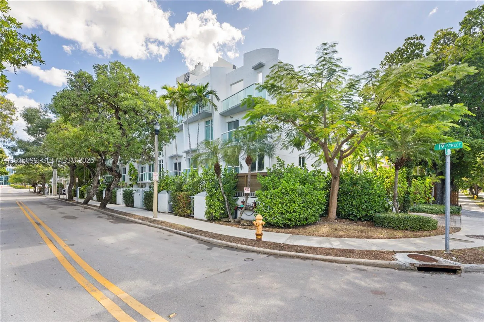 Foto de propiedad en 1853 Jefferson Avenue 6, Miami Beach, FL 33139 Miami Beach con MLS# 