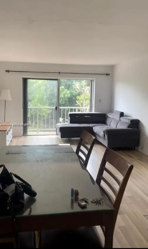 Foto de propiedad en 1855 SW 1st Street 301, Miami, FL 33135 Miami con MLS# 