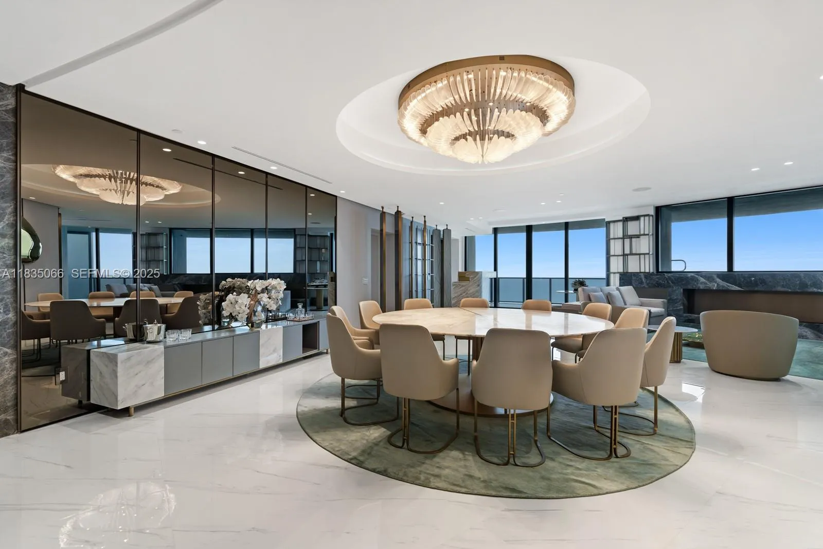 Foto de propiedad en 18555 Collins Avenue 2701, Sunny Isles Beach, FL 33160 Sunny Isles Beach con MLS# 