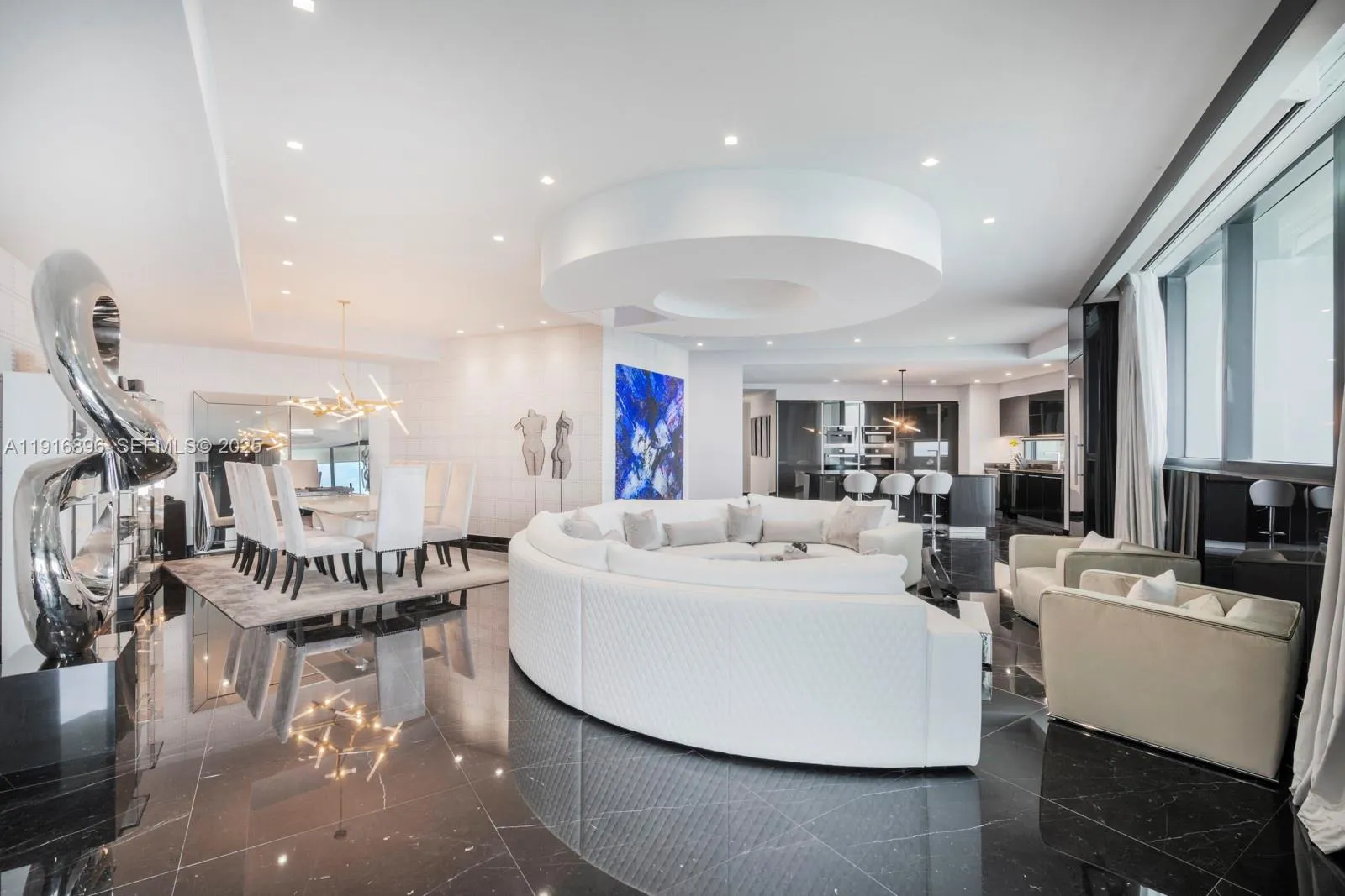 Foto de propiedad en 18555 Collins Avenue 3505, Sunny Isles Beach, FL 33160 Sunny Isles Beach con MLS# 