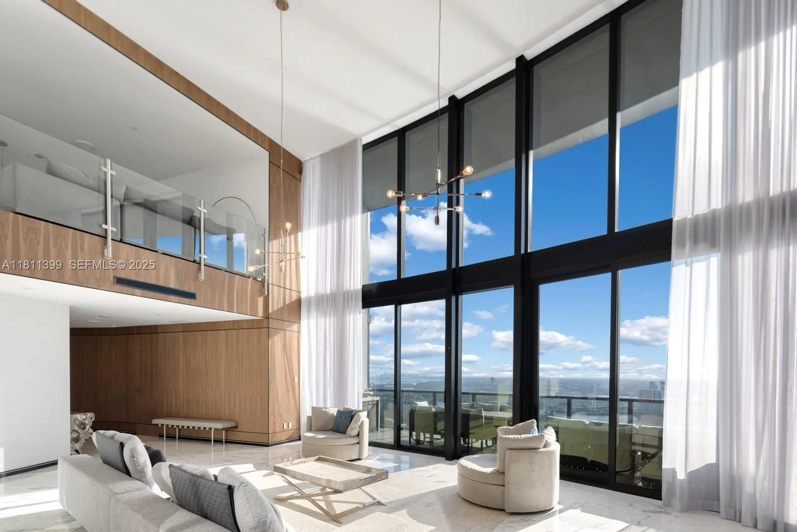 Foto de propiedad en 18555 Collins Avenue 4603, Sunny Isles Beach, FL 33160 Sunny Isles Beach con MLS# 