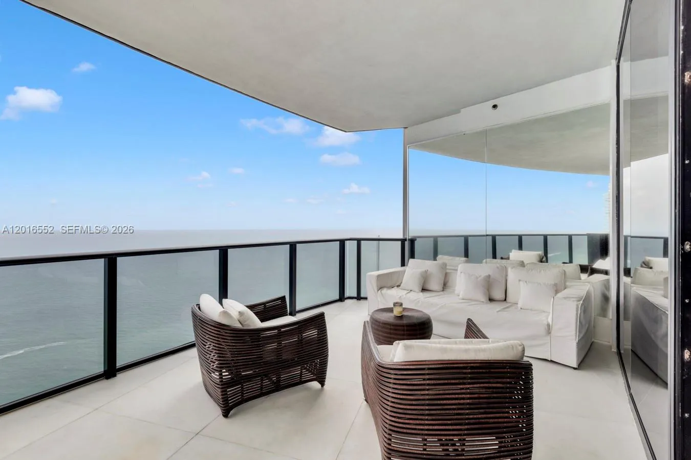 Foto de propiedad en 18555 Collins Avenue 4605, Sunny Isles Beach, FL 33160 Sunny Isles Beach con MLS# 