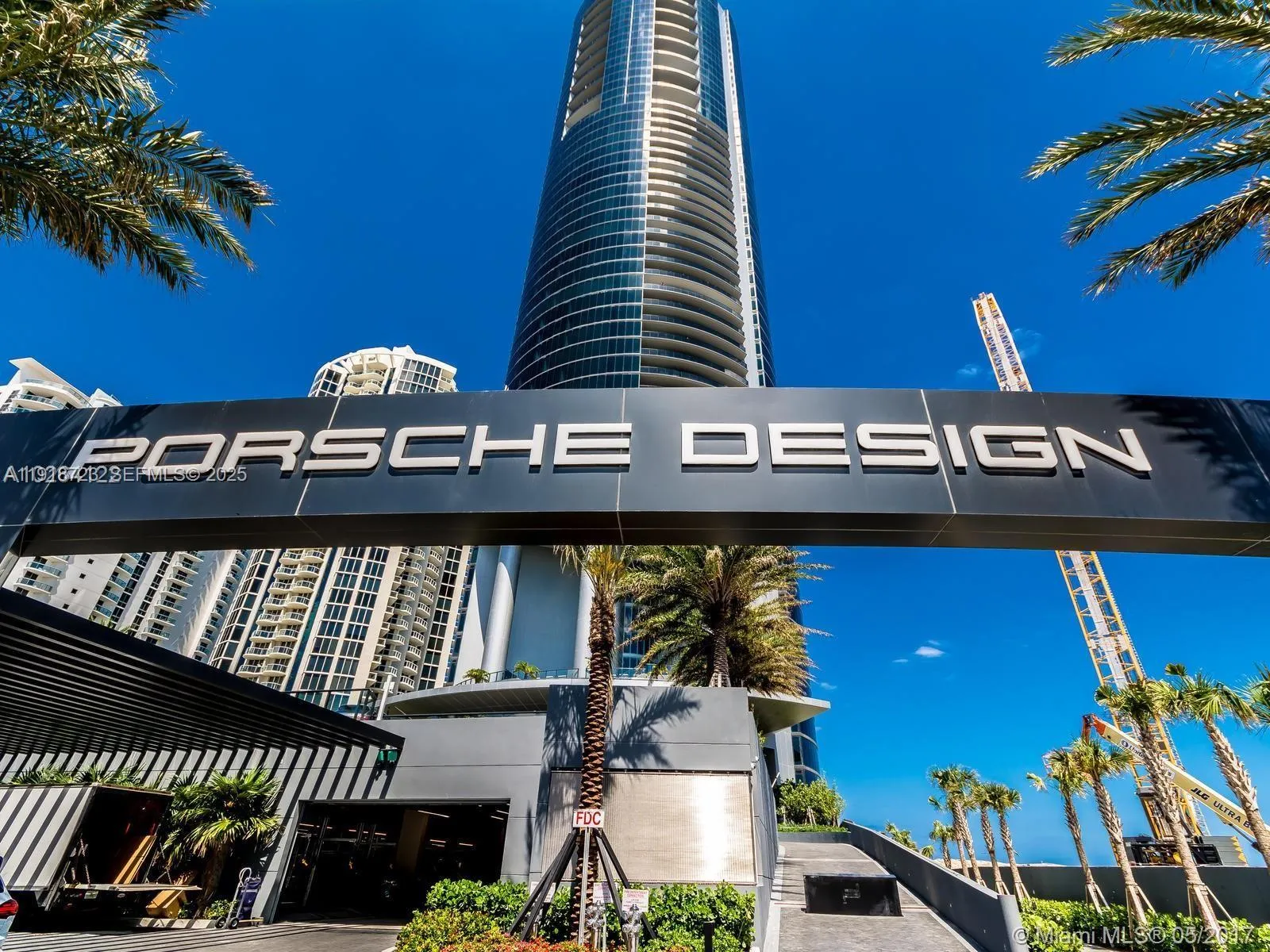 Foto de propiedad en 18555 Collins Avenue 4804, Sunny Isles Beach, FL 33160 Sunny Isles Beach con MLS# 
