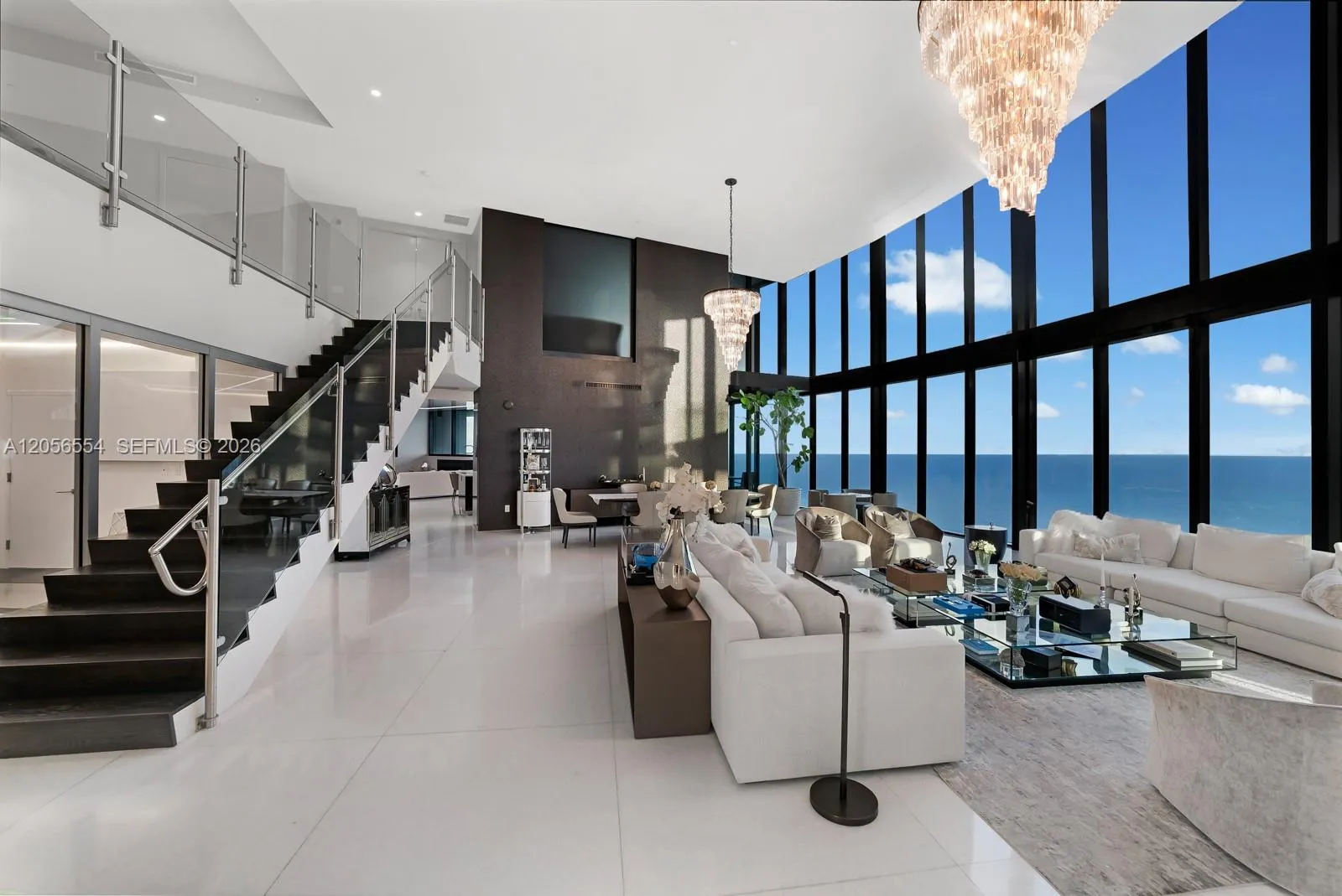 Foto de propiedad en 18555 Collins Avenue 5201, Sunny Isles Beach, FL 33160 Sunny Isles Beach con MLS# 