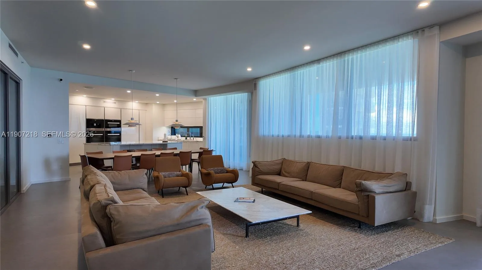 Foto de propiedad en 18555 Collins Avenue 905, Sunny Isles Beach, FL 33160 Sunny Isles Beach con MLS# 
