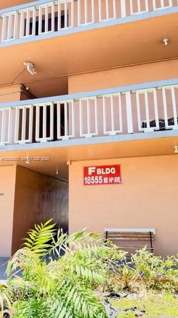 En Venta 18555 NE 14th Avenue 615A, Miami, FL 33179, Miami, FL 33179