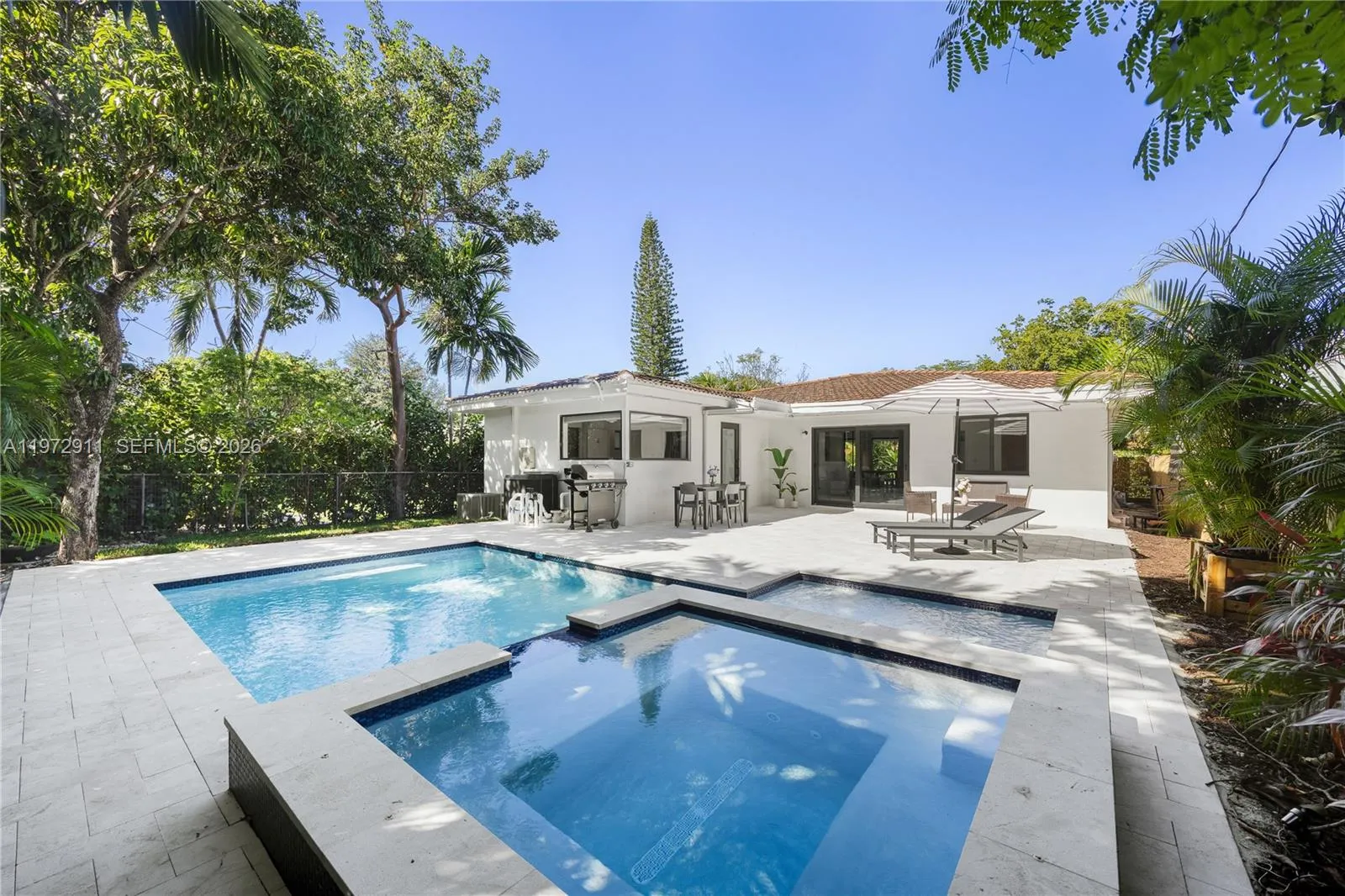 Foto de propiedad en 1860 SW 13th Street, Miami, FL 33145 Miami con MLS# 