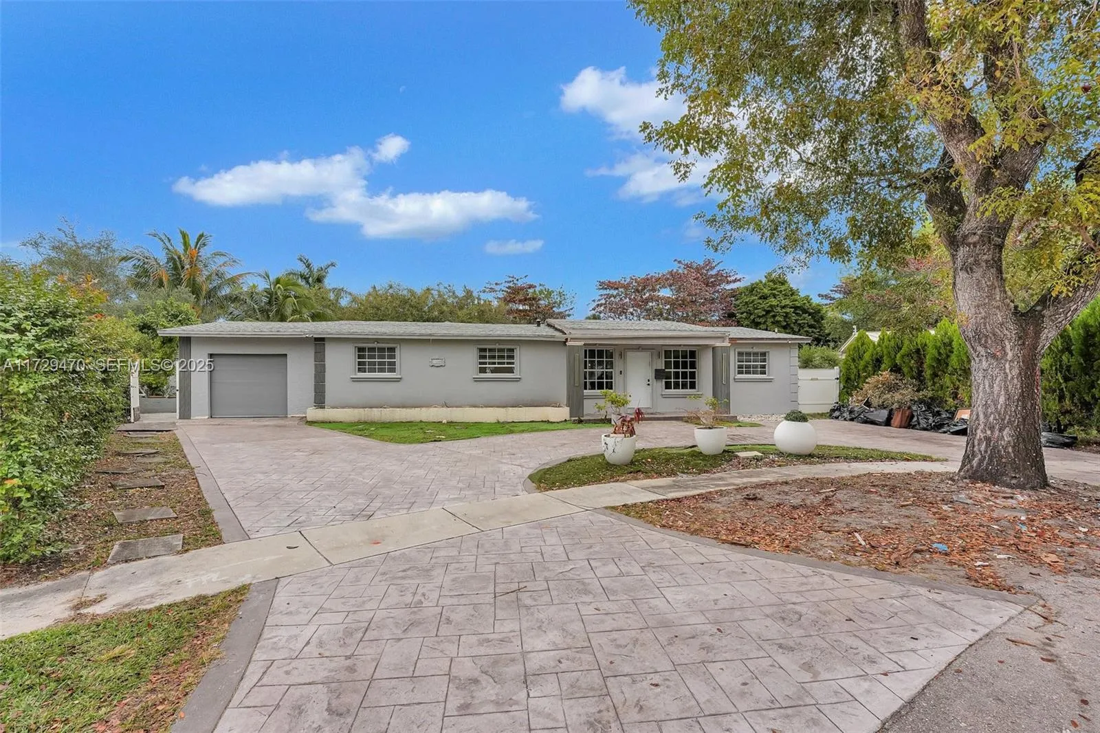 Foto de propiedad en 18600 NE 7th Court, North Miami Beach, FL 33179 North Miami Beach con MLS# 