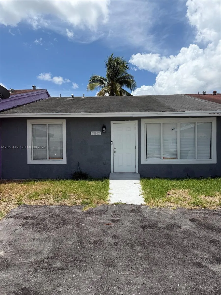 Foto de propiedad en 18602 NW 46th Avenue 18602, Miami Gardens, FL 33055 Miami Gardens con MLS# 