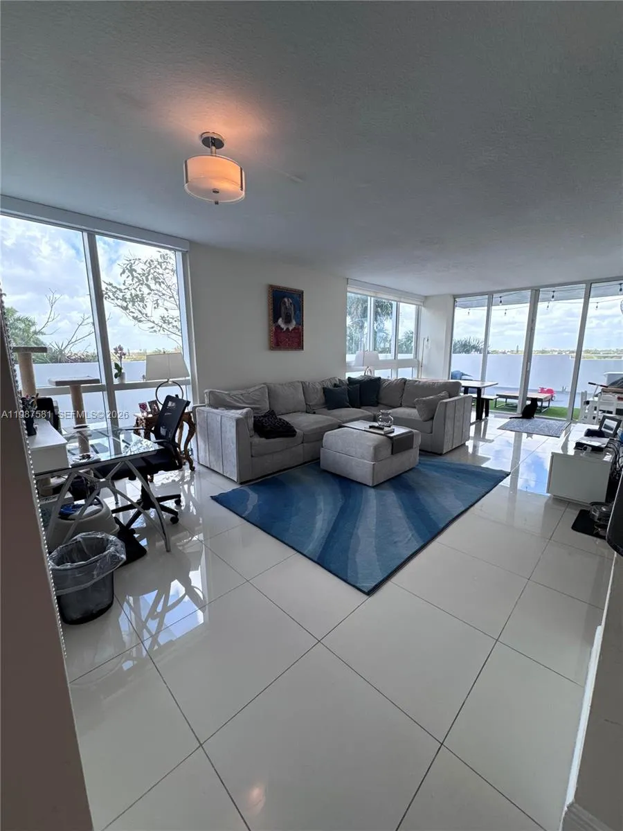Vendido 1861 S River Drive 705, Miami, FL 33125, Miami, FL 33125