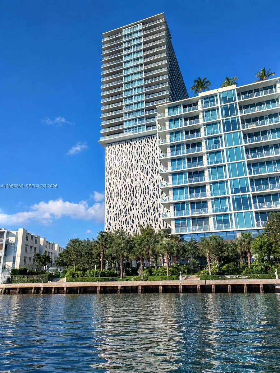 Foto de propiedad en 1861 S River Drive 802, Miami, FL 33125 Miami con MLS# 
