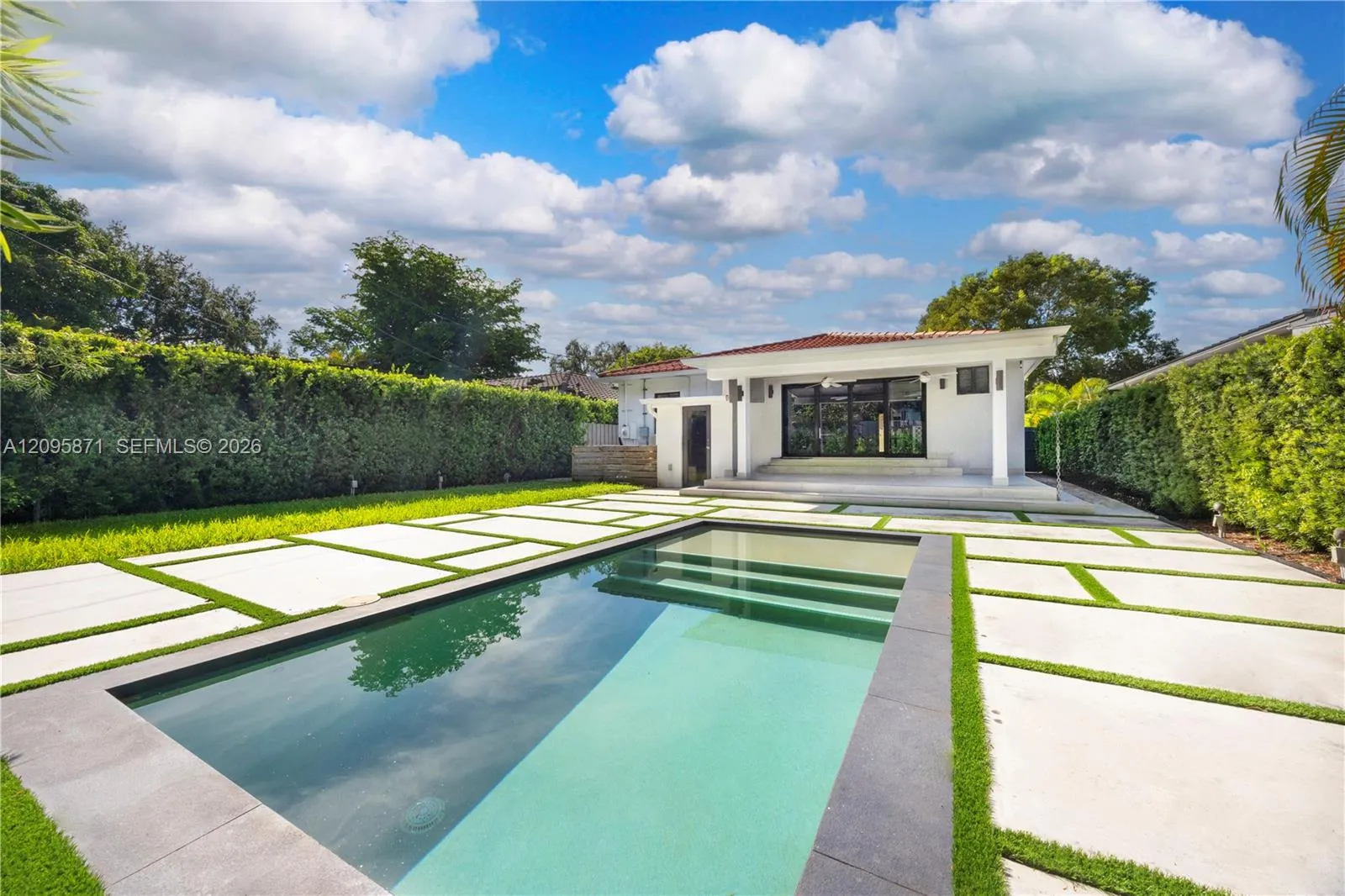 En Venta 1861 SW 23rd Street, Miami, FL 33145, Miami, FL 33145