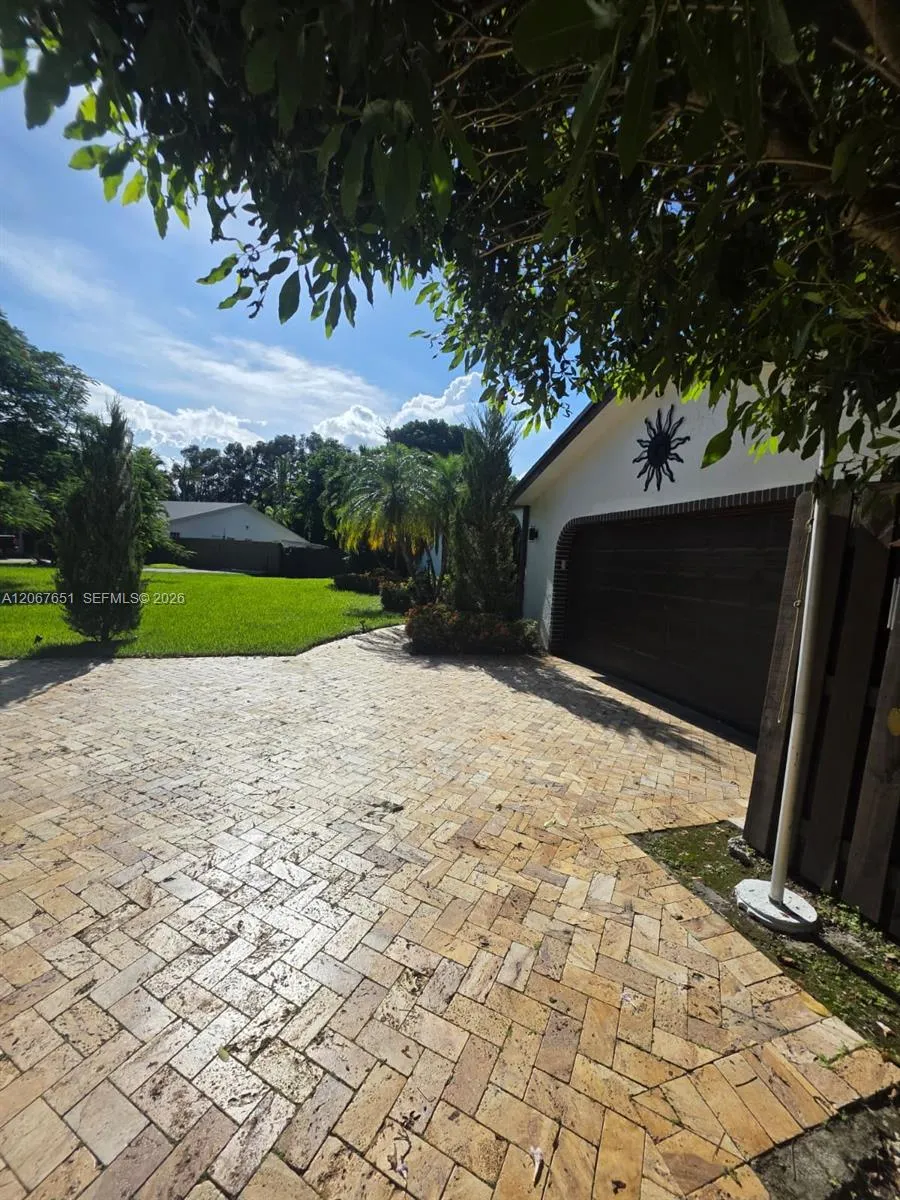 Foto de propiedad en 18611 SW 61st Court, Southwest Ranches, FL 33332 Southwest Ranches con MLS# 