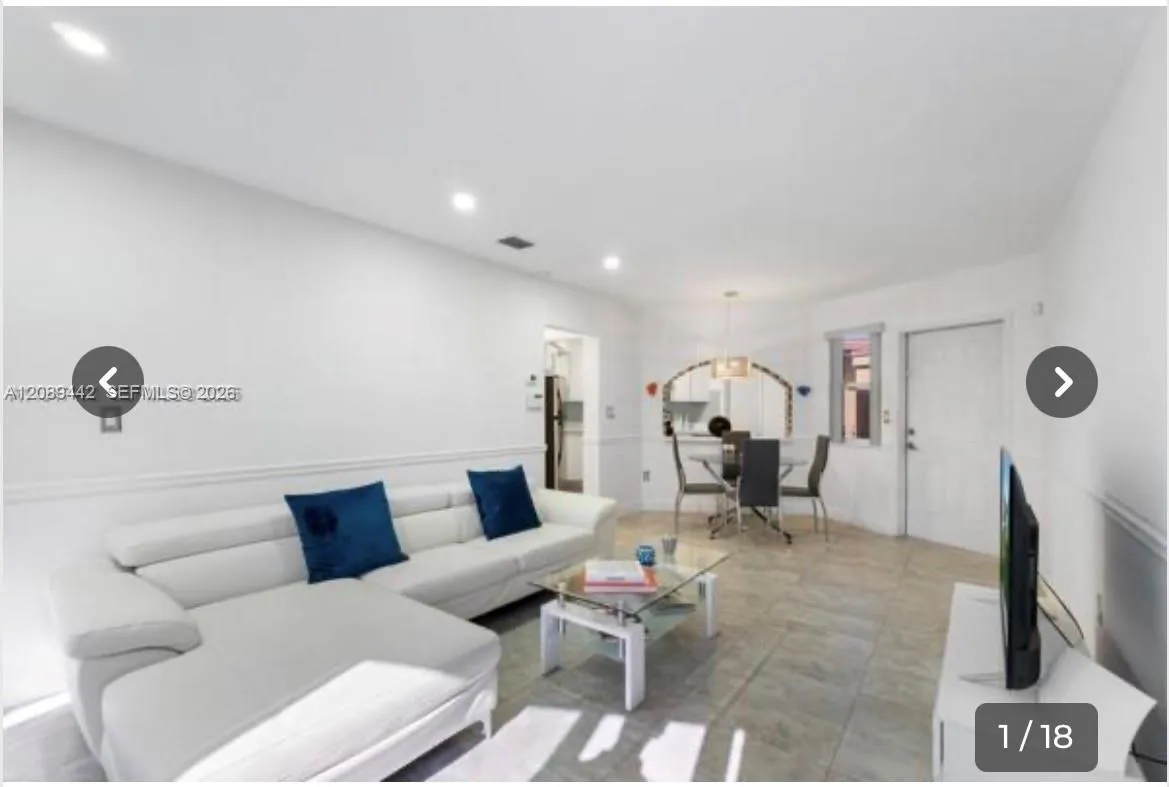En Venta 18630 NE 18th Avenue 235, Miami, FL 33179, Miami, FL 33179