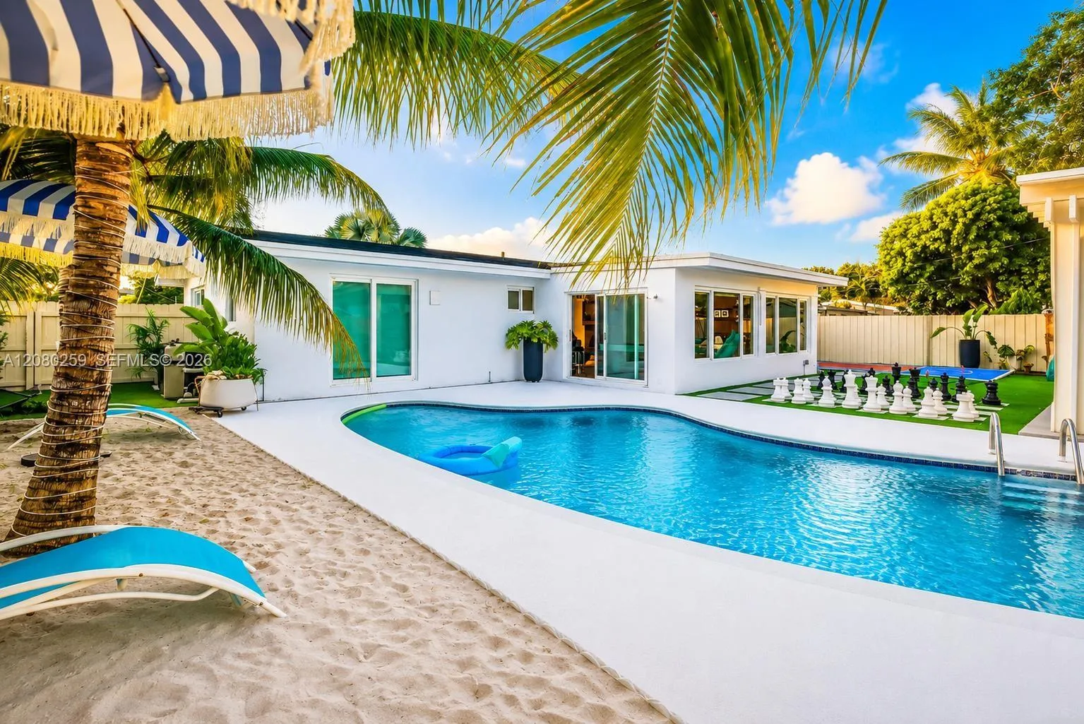 Foto de propiedad en 18641 Belview Drive, Cutler Bay, FL 33157 Cutler Bay con MLS# 
