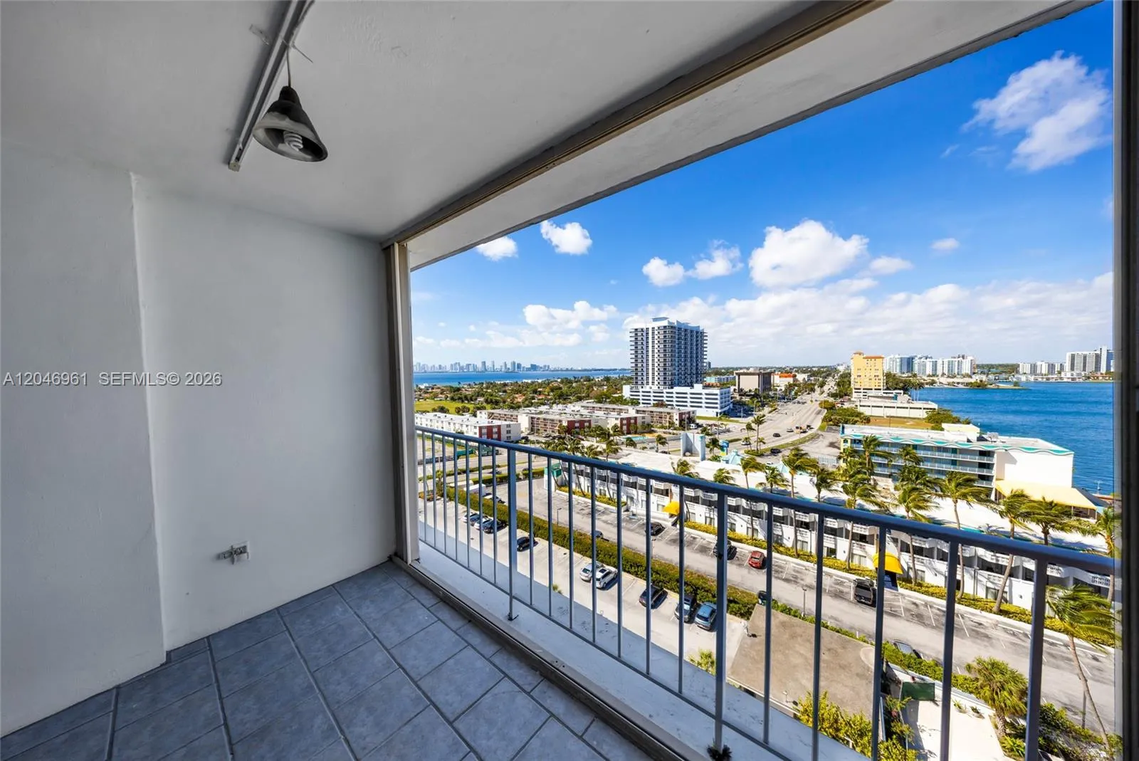 Foto de propiedad en 1865 79th St Causeway 12D, North Bay Village, FL 33141 North Bay Village con MLS# 