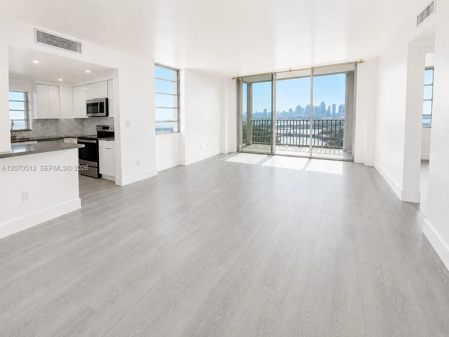 Foto de propiedad en 1865 79th St Causeway 12I, North Bay Village, FL 33141 North Bay Village con MLS# 