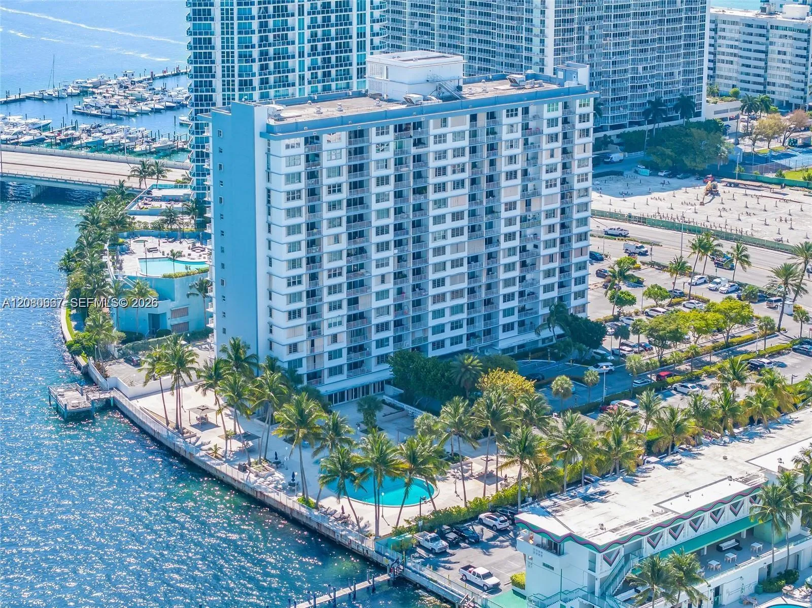 Foto de propiedad en 1865 79th St Causeway 14D, North Bay Village, FL 33141 North Bay Village con MLS# 