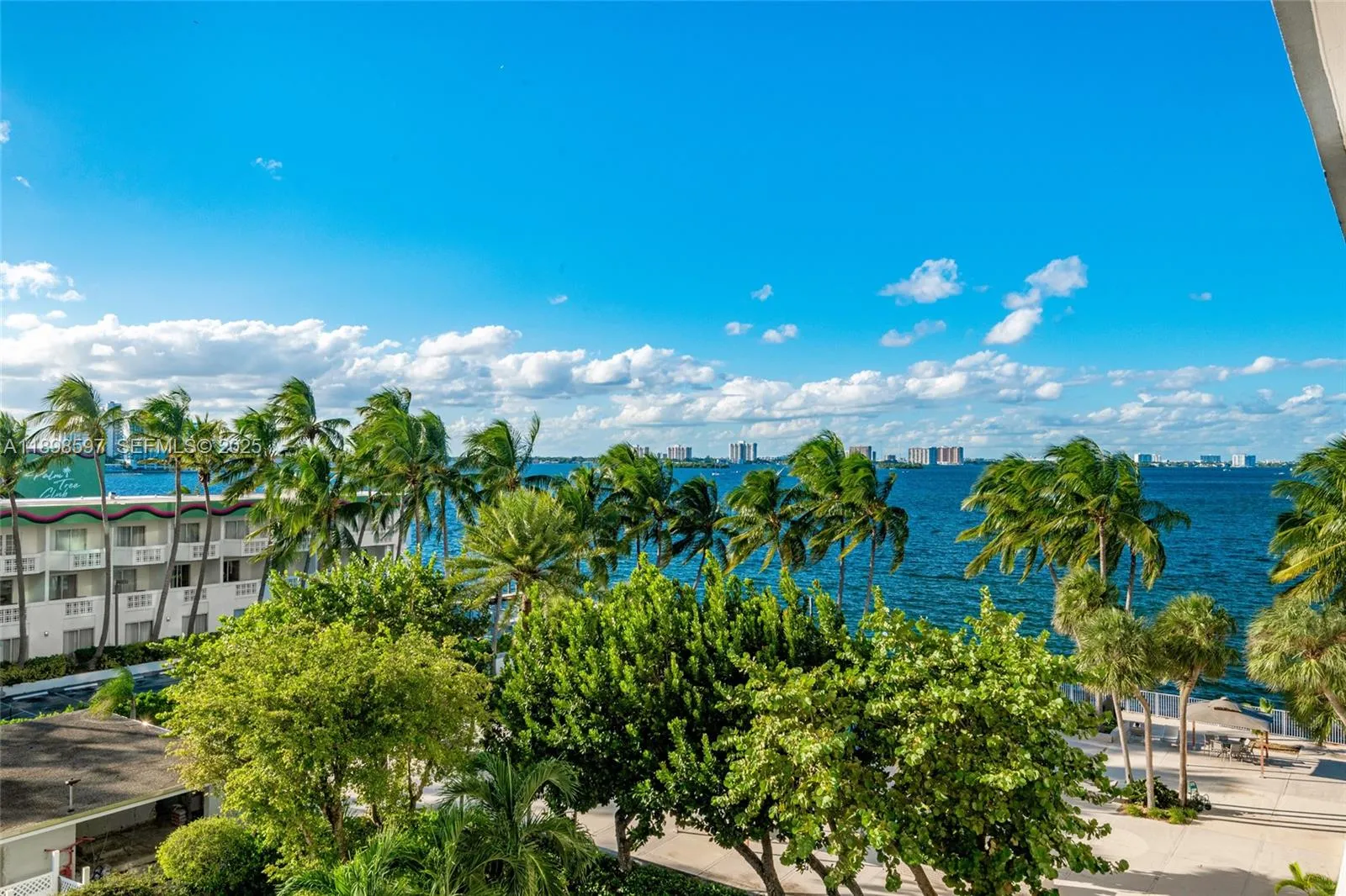 Foto de propiedad en 1865 79th St Causeway 5A, North Bay Village, FL 33141 North Bay Village con MLS# 