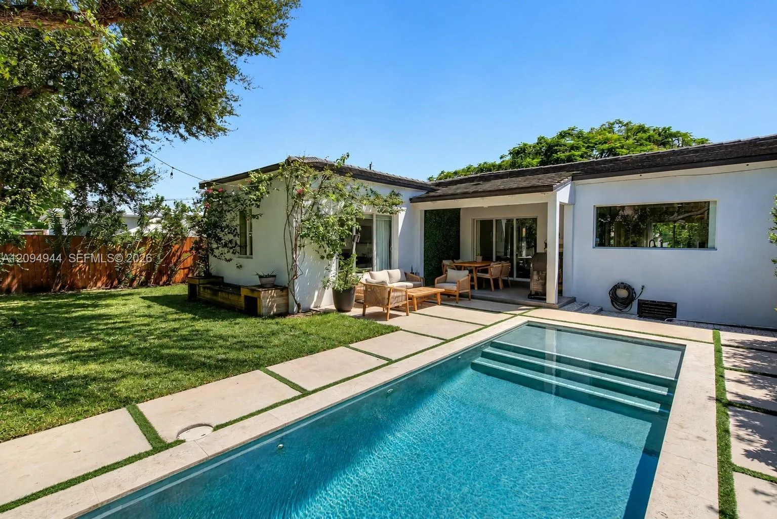 En Venta 1867 SW 14th Terrace, Miami, FL 33145, Miami, FL 33145
