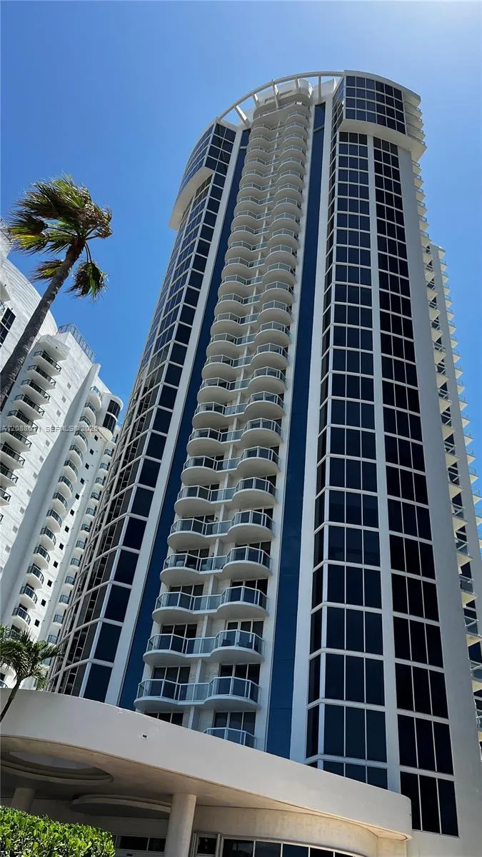 En Venta 18671 Collins Avenue 2104, Sunny Isles Beach, FL 33160, Sunny Isles Beach, FL 33160