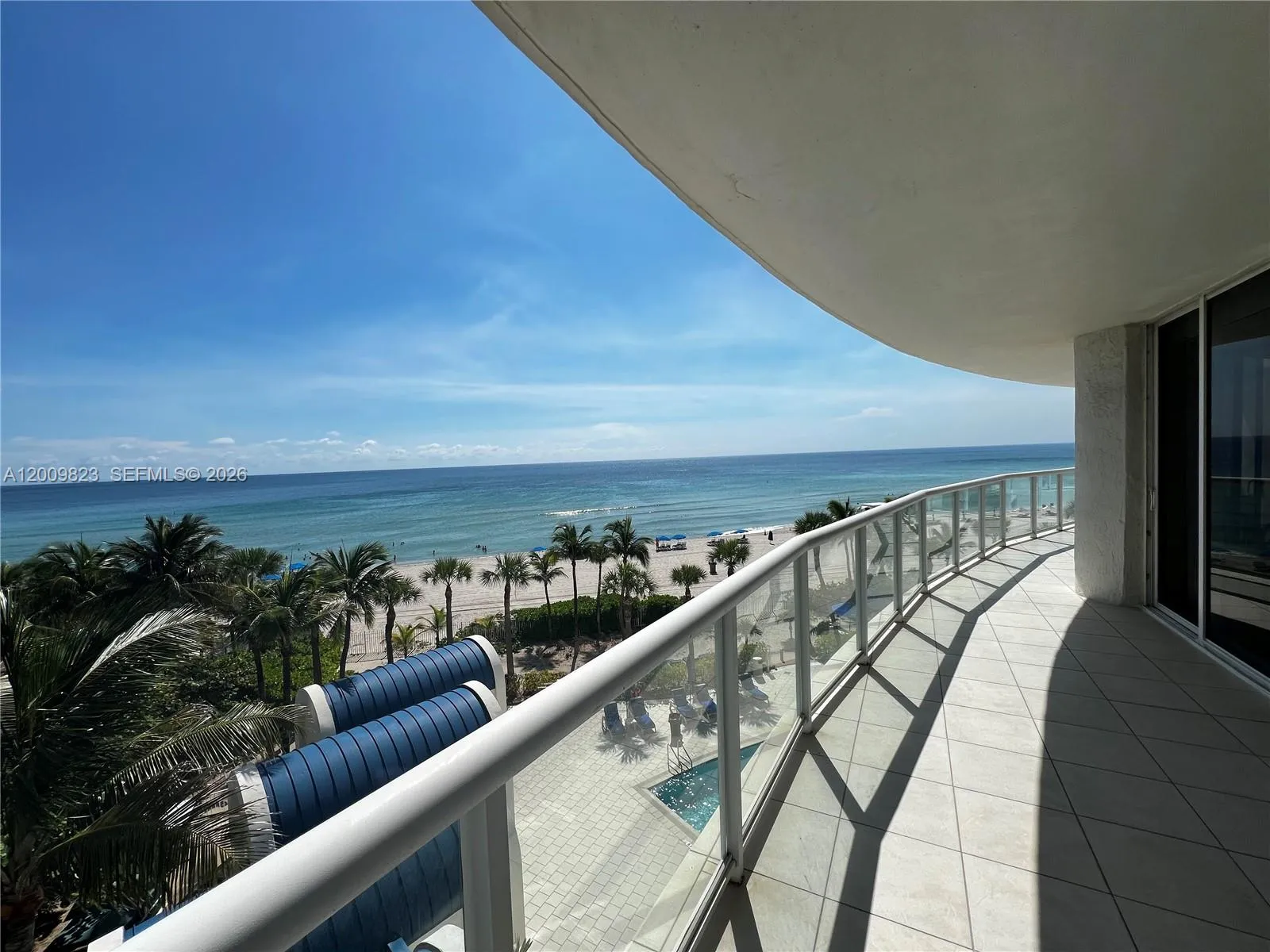 Foto de propiedad en 18671 Collins Avenue 402, Sunny Isles Beach, FL 33160 Sunny Isles Beach con MLS# 