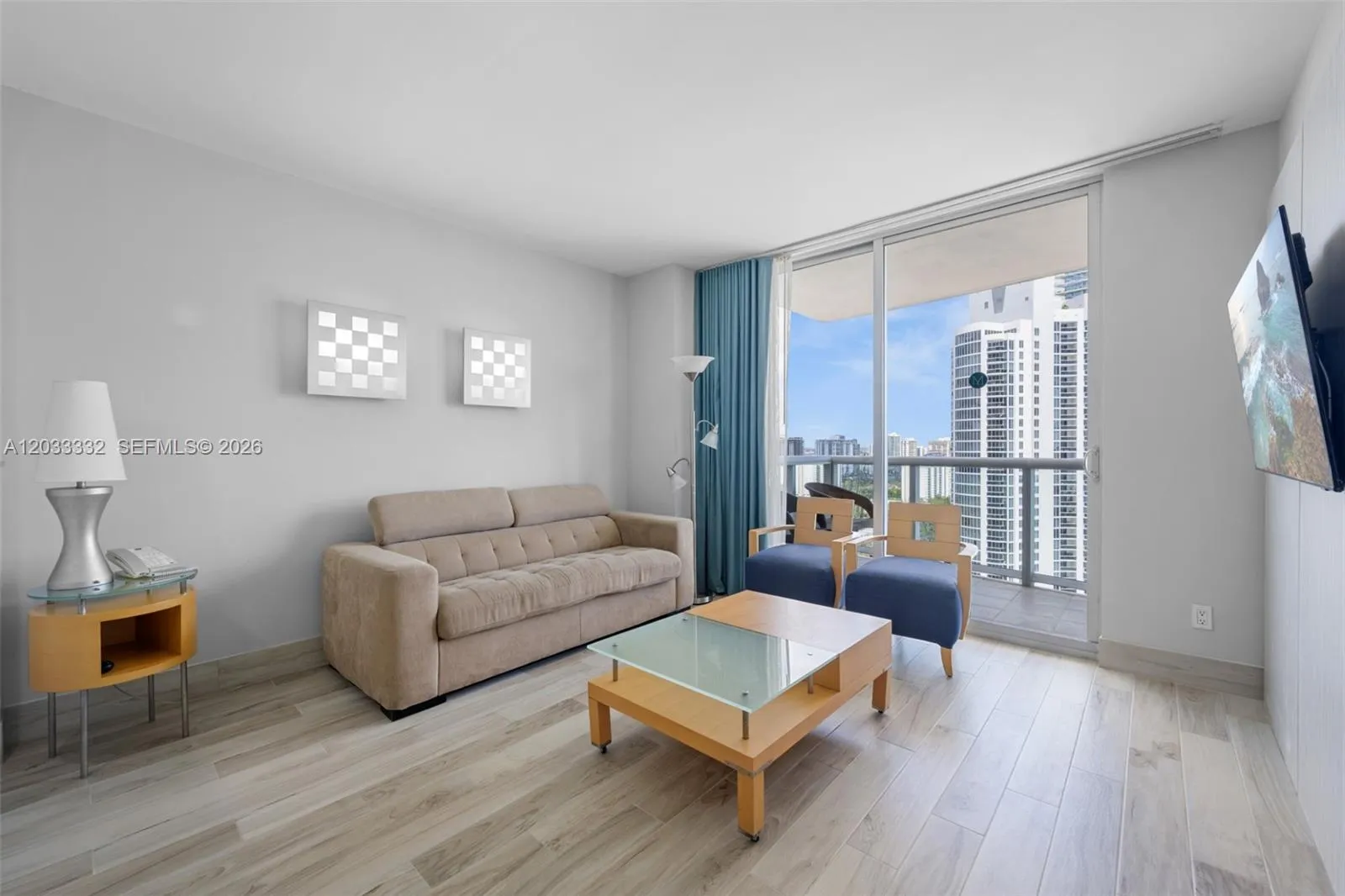 Foto de propiedad en 18683 Collins Avenue 2503, Sunny Isles Beach, FL 33160 Sunny Isles Beach con MLS# 