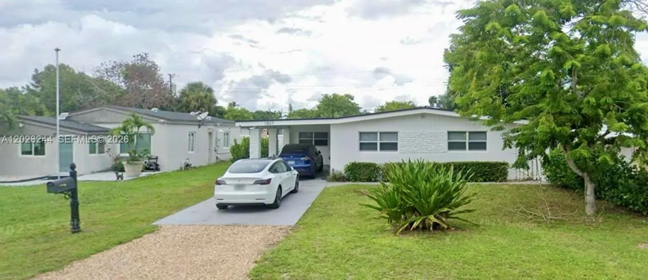 Vendido 1869 NE 173rd Street, North Miami Beach, FL 33162, North Miami Beach, FL 33162