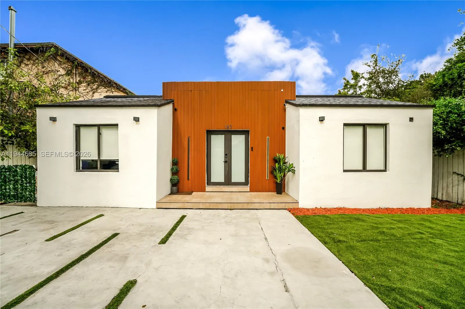 Foto de propiedad en 187 NW 53rd Street, Miami, FL 33127 Miami con MLS# 