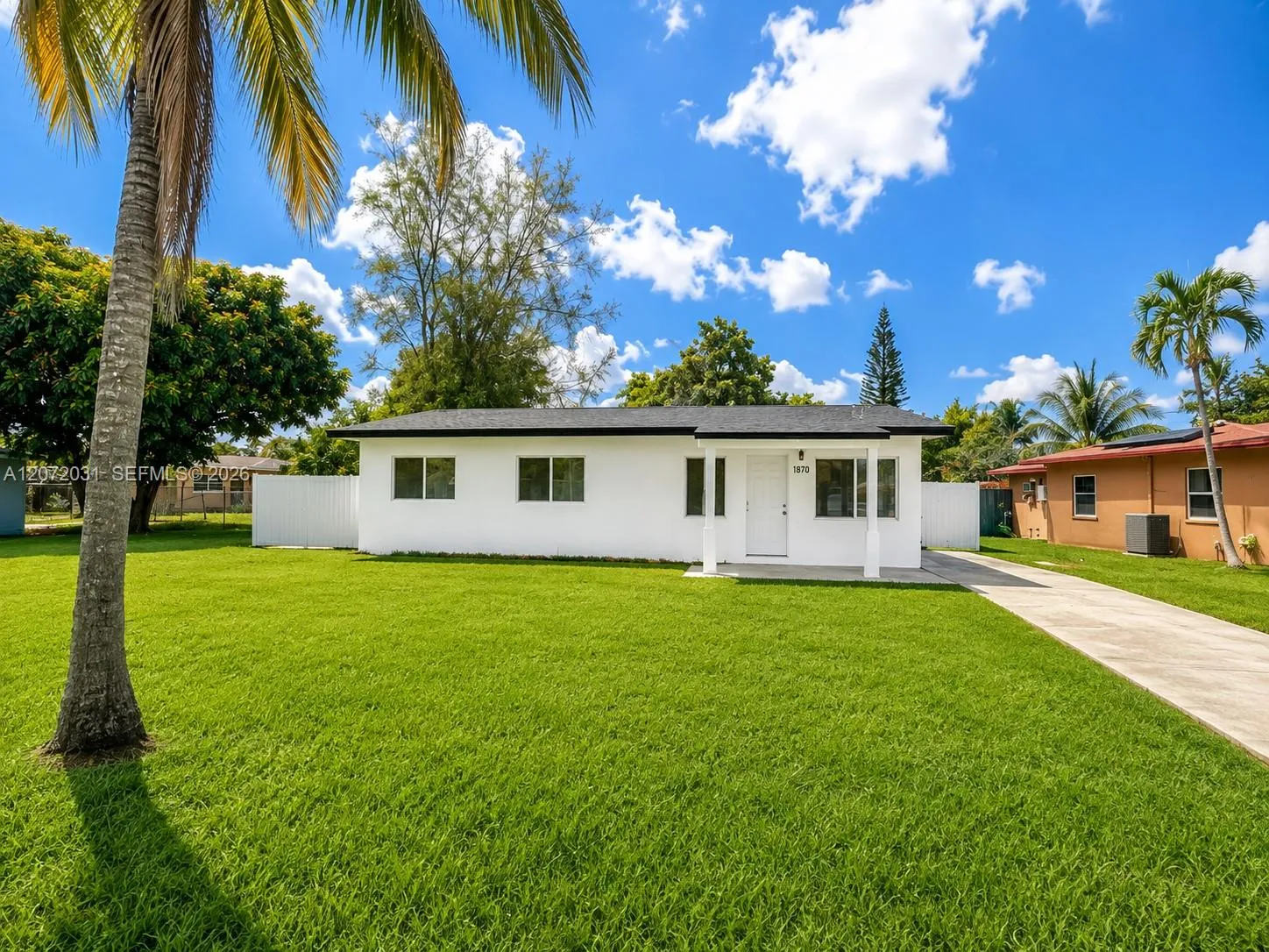 Foto de propiedad en 1870 NE 154th Terrace, North Miami Beach, FL 33162 North Miami Beach con MLS# 