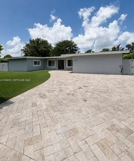 En Venta 18700 NE 21st Avenue, North Miami Beach, FL 33179, North Miami Beach, FL 33179