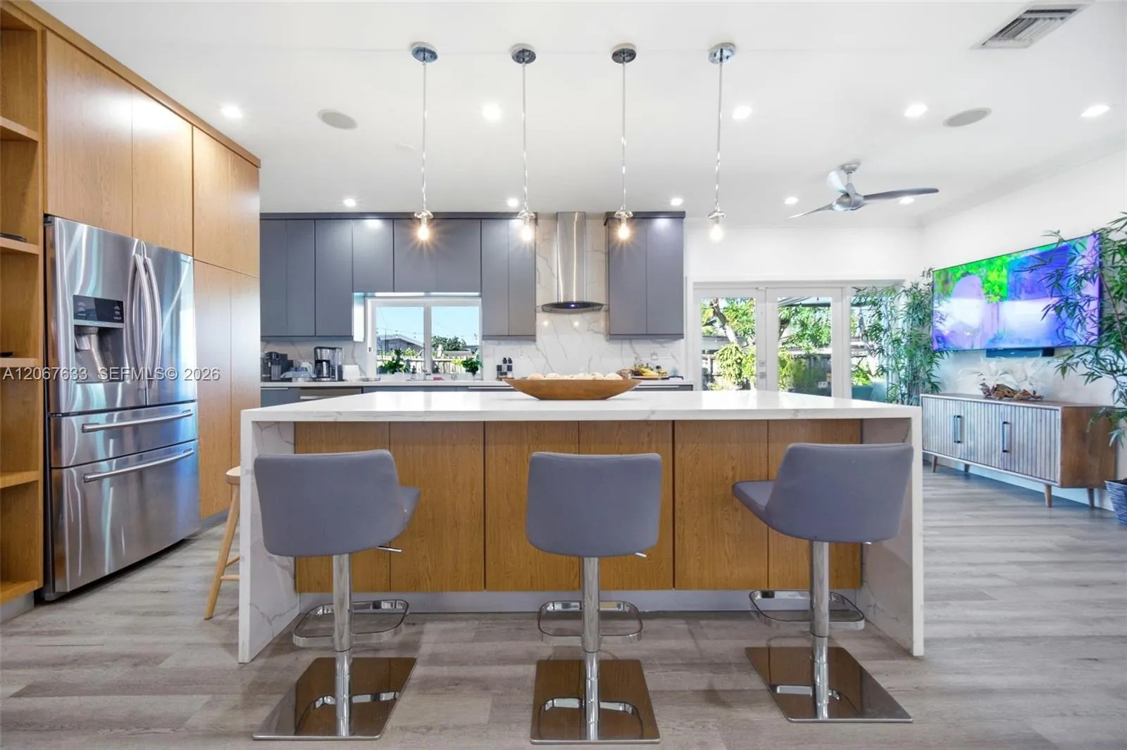 Foto de propiedad en 1871 NE 186th Street, North Miami Beach, FL 33179 North Miami Beach con MLS# 