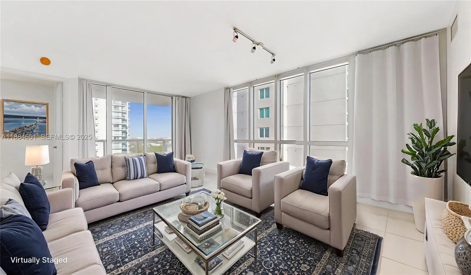 Foto de propiedad en 1871 S River Drive 1205, Miami, FL 33125 Miami con MLS# 