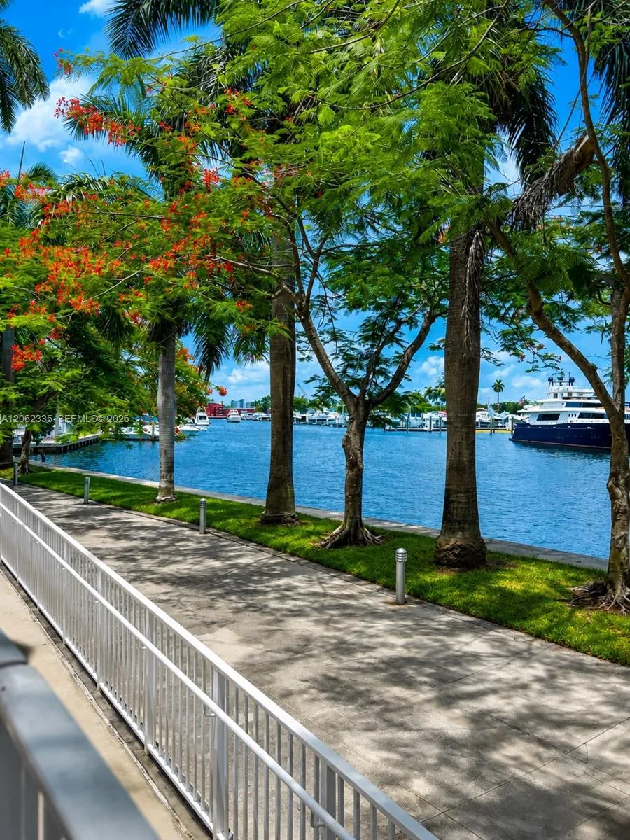 En Venta 1871 S River Drive 801, Miami, FL 33125, Miami, FL 33125