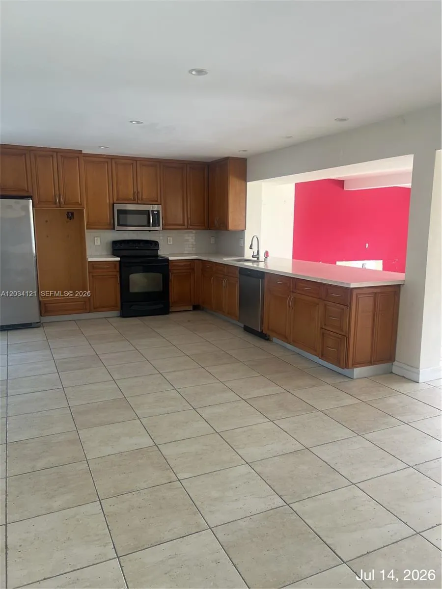En Venta 18715 NE 18th Avenue, Miami, FL 33179, Miami, FL 33179