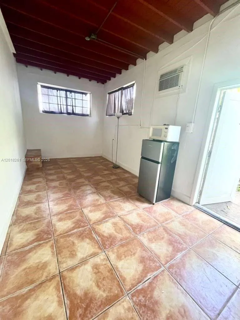 Foto de propiedad en 1875 NE 177th Street 0, North Miami Beach, FL 33162 North Miami Beach con MLS# 