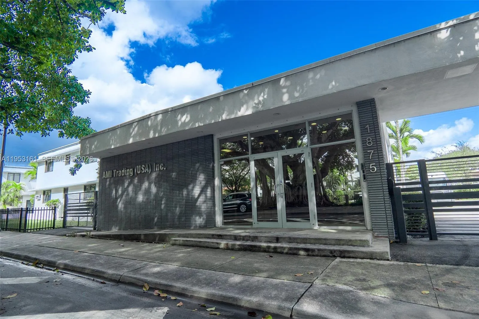 En Renta 1875 SW 22nd Street, Miami, FL 33145, Miami, FL 33145