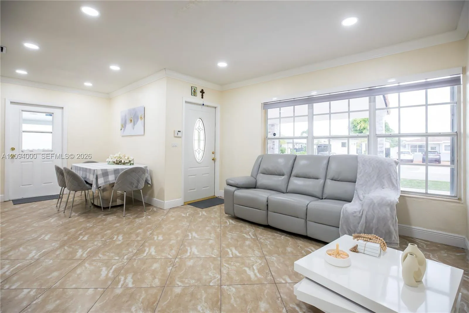 En Venta 188 E 59th Street, Hialeah, FL 33013, Hialeah, FL 33013