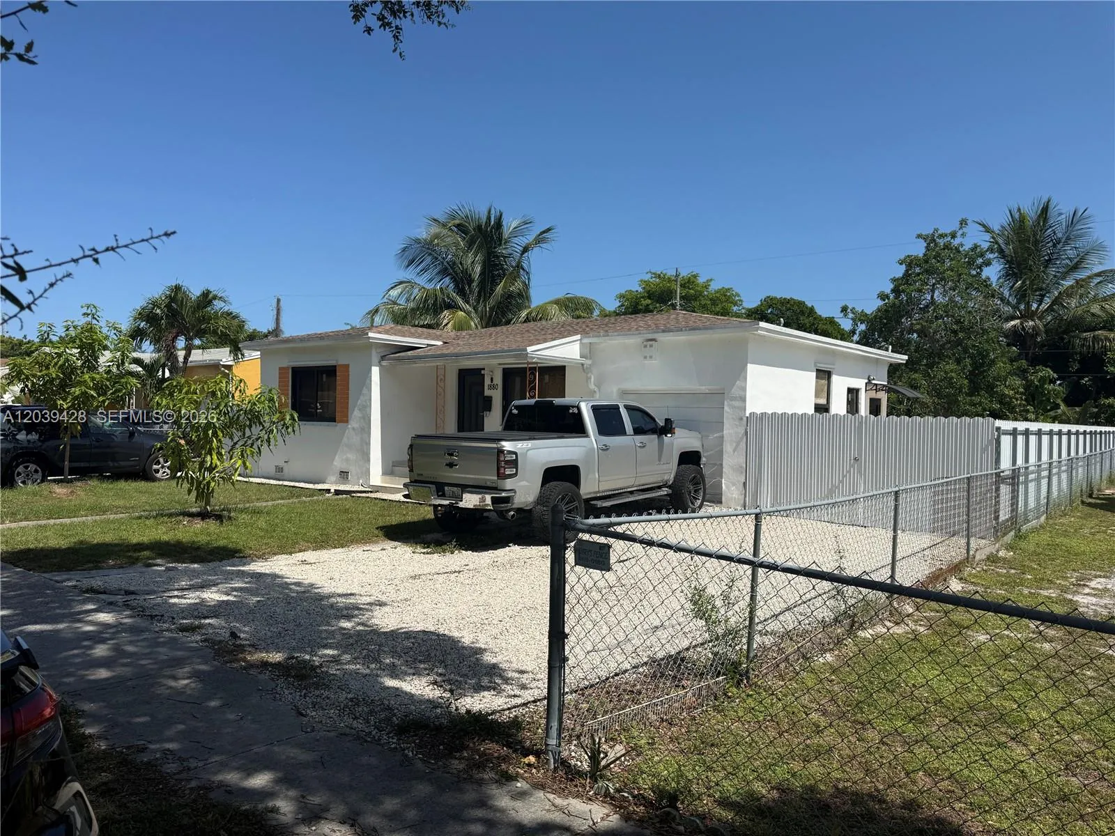 En Venta 1880 NE 159th Street, North Miami Beach, FL 33162, North Miami Beach, FL 33162