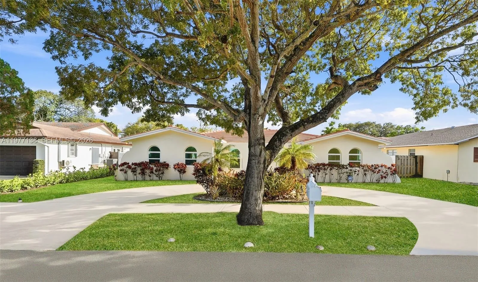 Vendido 1880 NE 206th Terrace, Miami, FL 33179, Miami, FL 33179