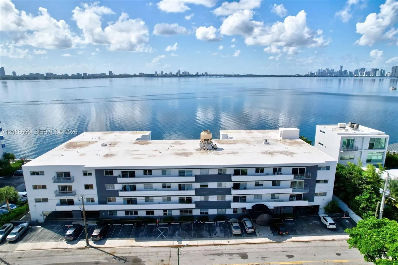 En Venta 1880 S Treasure Drive 4M, North Bay Village, FL 33141, North Bay Village, FL 33141