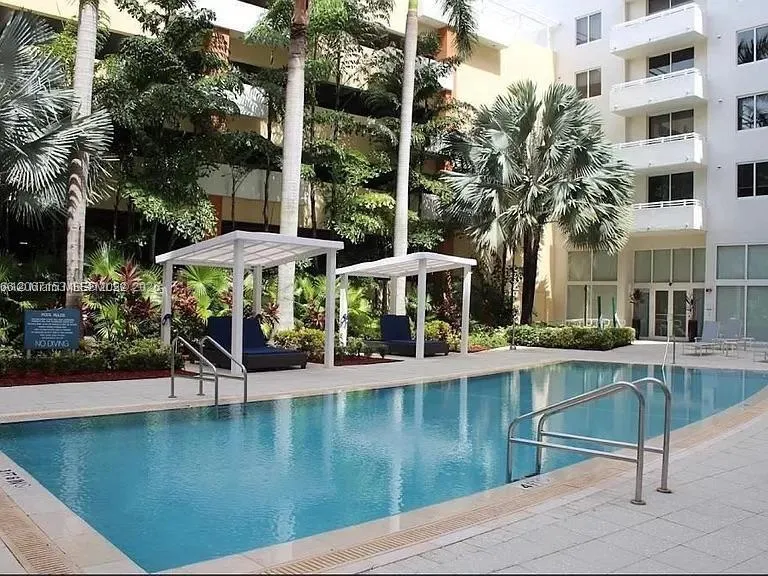 Foto de propiedad en 18800 NE 29th Avenue 427, Aventura, FL 33180 Aventura con MLS# 